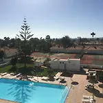 Chic & View